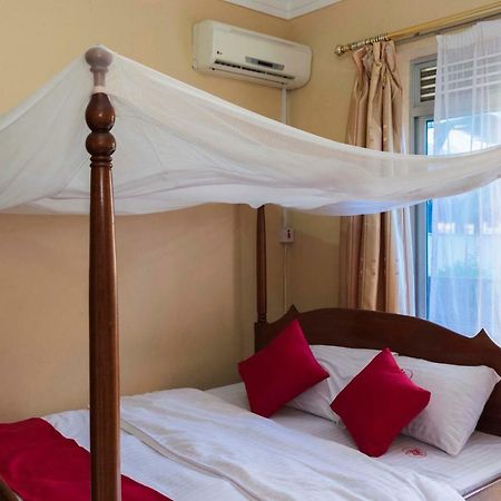 Rwenzori International Hotel Kasese Bagian luar foto