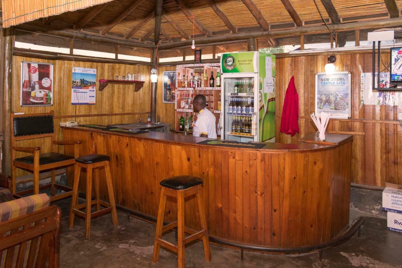 Rwenzori International Hotel Kasese Bagian luar foto