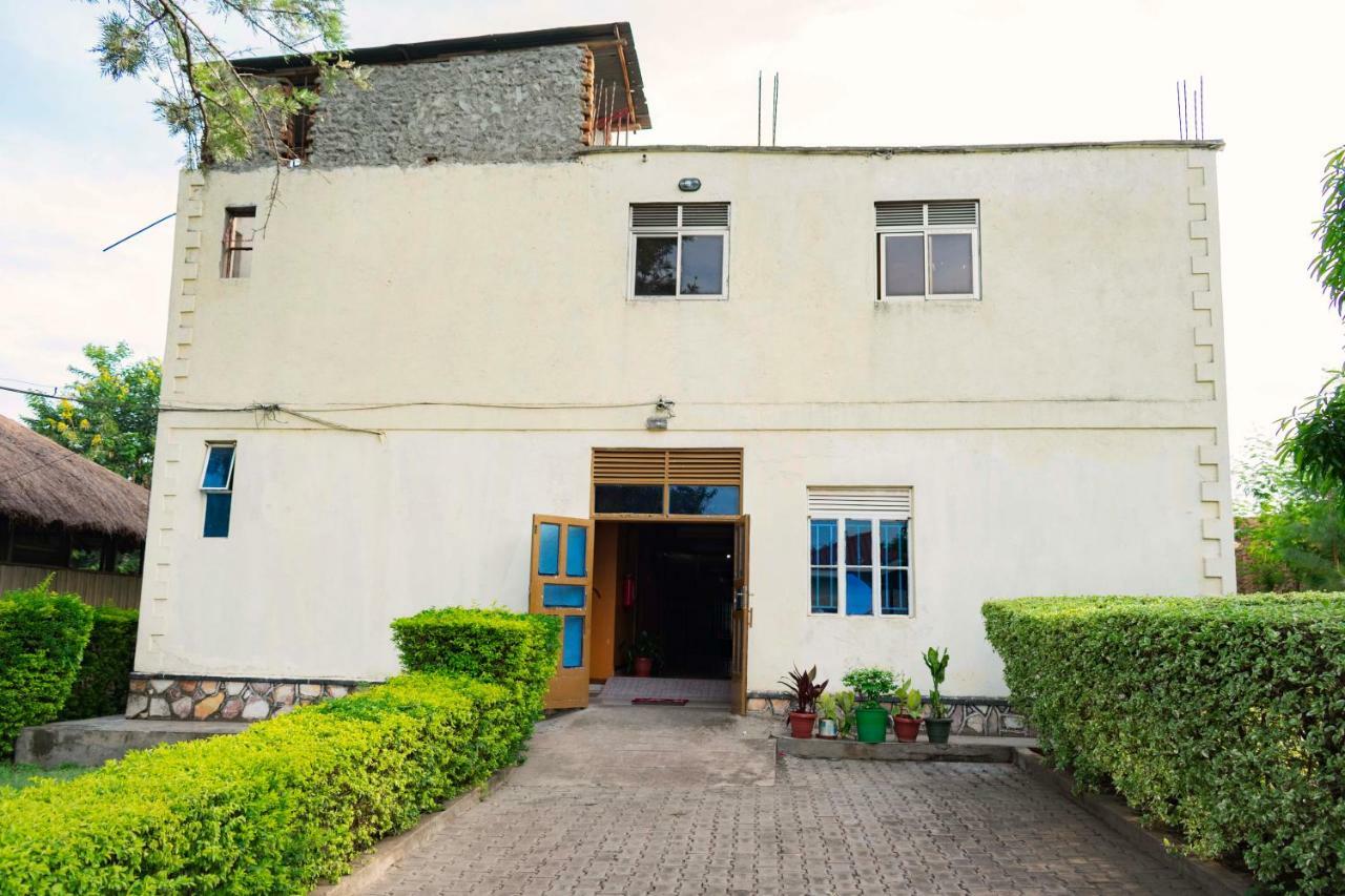 Rwenzori International Hotel Kasese Bagian luar foto