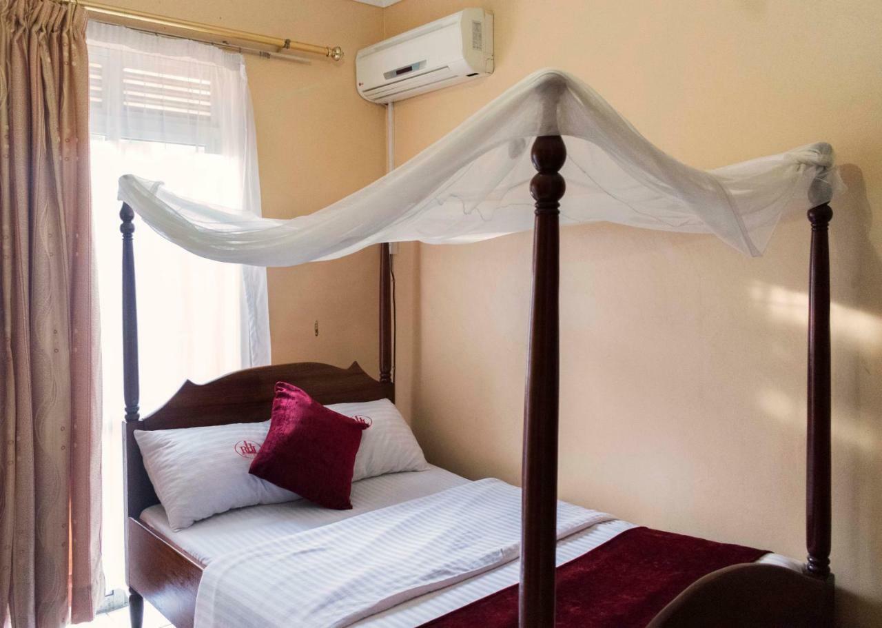 Rwenzori International Hotel Kasese Bagian luar foto