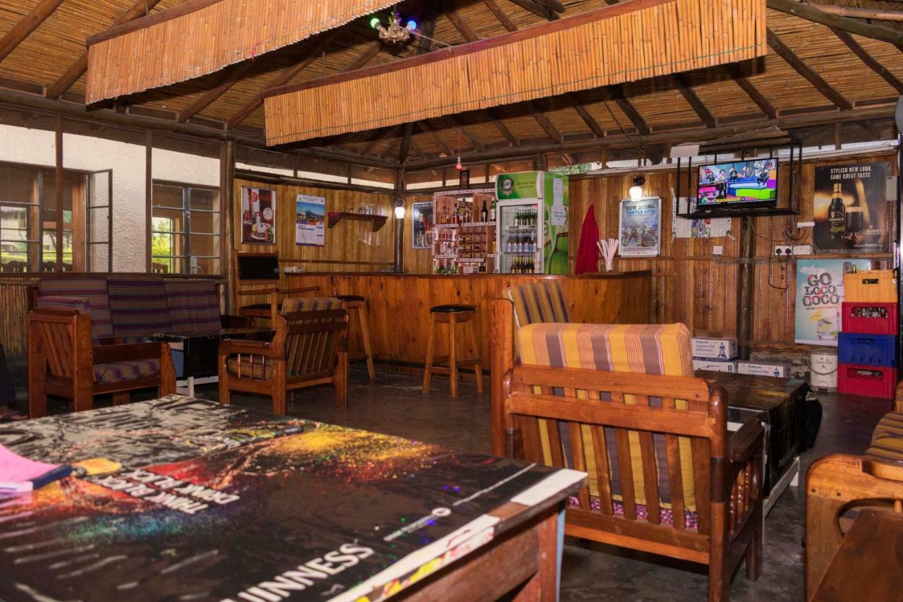 Rwenzori International Hotel Kasese Bagian luar foto