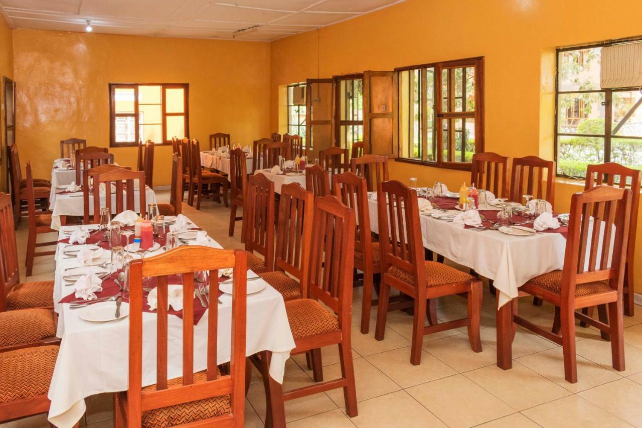 Rwenzori International Hotel Kasese Bagian luar foto