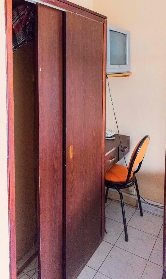 Rwenzori International Hotel Kasese Bagian luar foto