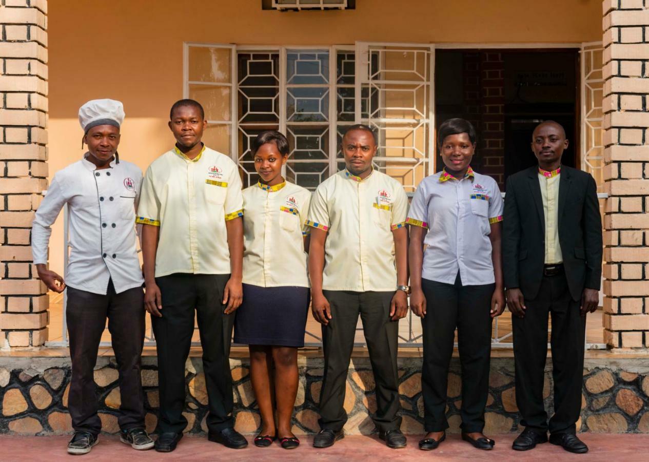 Rwenzori International Hotel Kasese Bagian luar foto