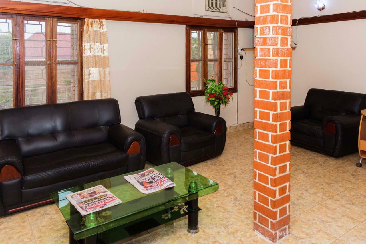 Rwenzori International Hotel Kasese Bagian luar foto