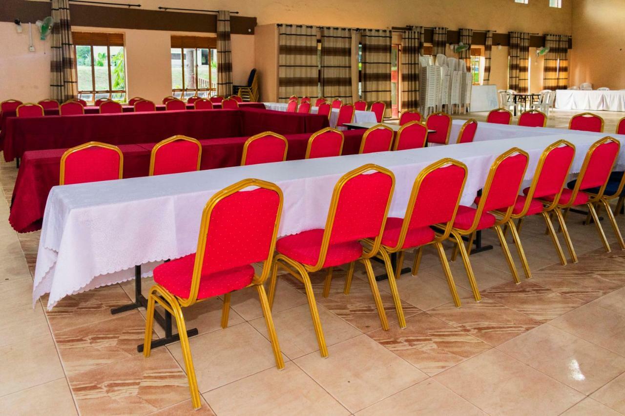 Rwenzori International Hotel Kasese Bagian luar foto