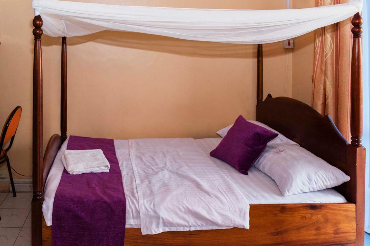 Rwenzori International Hotel Kasese Bagian luar foto