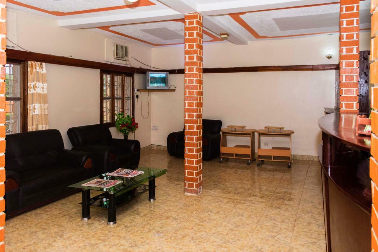 Rwenzori International Hotel Kasese Bagian luar foto